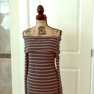 A Pea in a Pod Strapless Maternity Dress